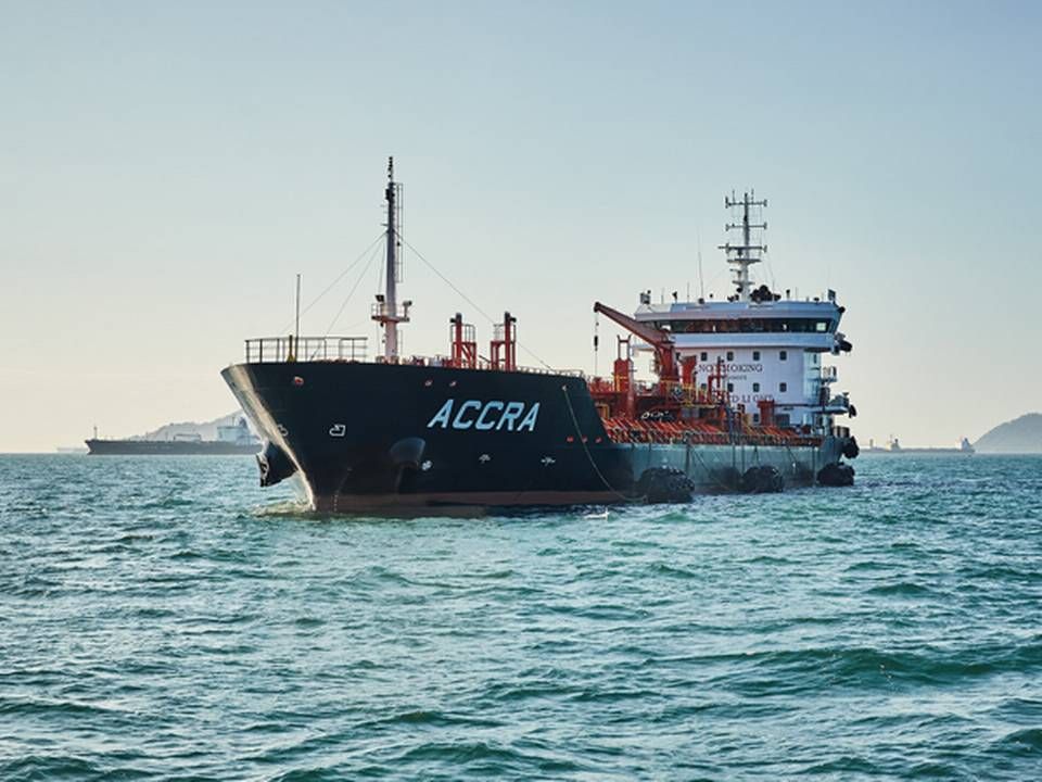Accra carried out its first fuel supply off the coast of Balboa in Panama, Friday. | Photo: Monjasa
