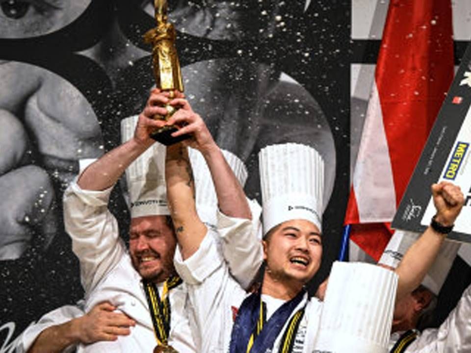 Den danske kok Kenneth Toft-Hansen og hans assistent Christian Wellendorf vandt i januar 2019 det uofficielle kokke-VM. | Foto: Ritzau Scanpix/Jean-Philippe Ksiazek