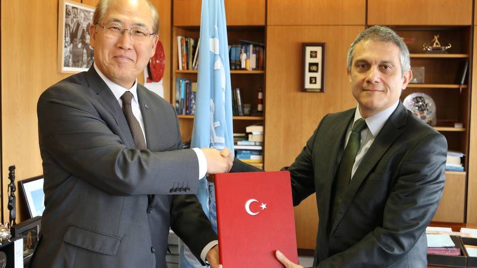 Turkish ambassador and representative in the IMO, Ümit Yalçın, with IMO Secretary General Kitack Lim | Photo: IMO