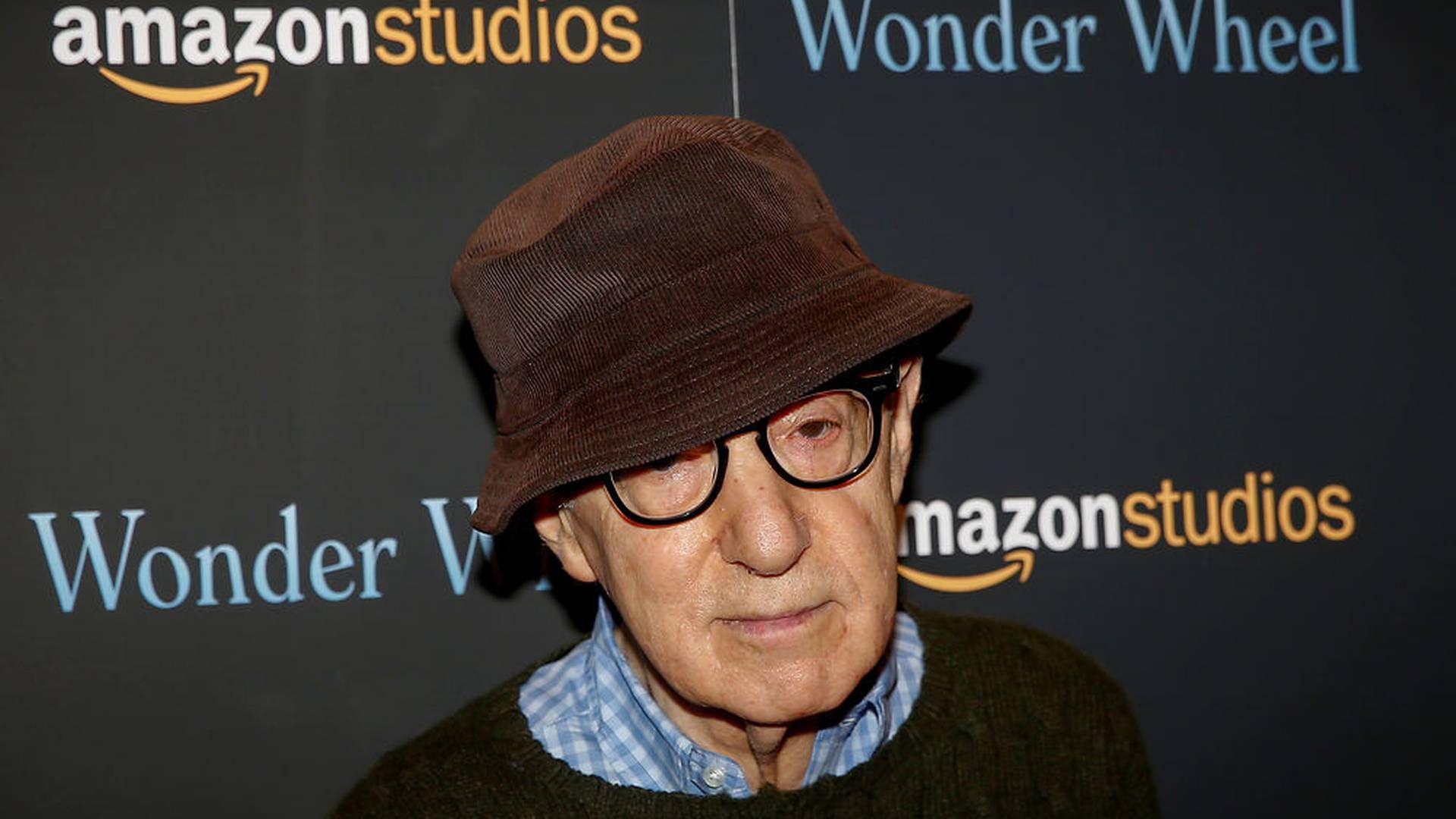 Gamle anklager om misbrug af adoptivdatter har ifølge Woody Allen fået Amazon til at bryde en filmkontrakt. Instruktøren finder anklagerne "ubegrundede" og sagsøger derfor Amazon og kræver erstatning. | Foto: Brendan Mcdermid/Reuters