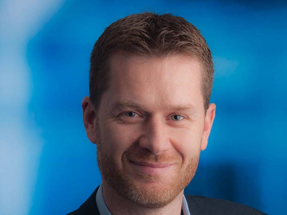 Lars Rust, landedirektør i Olympus Danmark, har siden lørdag arbejdet hårdt på at skaffe nye skoper til Regionshospitalet i Herning, efter at det lørdag fik stjålet 35 skoper til en værdi af mellem 7-10 mio. kr. | Foto: PR, Olympus Danmark