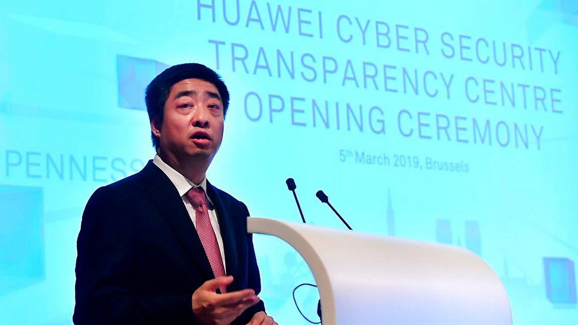 Ken Hu, adm. direktør i Huawei, holdt tale i Bruxelles i anledningen af åbningen af selskabets sikkerhedscenter i byen.