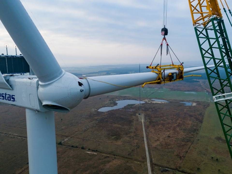 Vestas installerede for nyligt prototypen på mølletypen V150-4.2. Det kan imidlertid blive dens kommende storebror, der skal sættes op i Haved. | Foto: Vestas