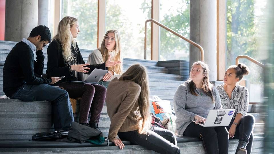 Studerende på Copenhagen Business School får mulighed for at snuse til life science-branchen, når Roche og CBS til efteråret indleder et samarbejde. | Foto: Bjarke MacCarthy/CBS