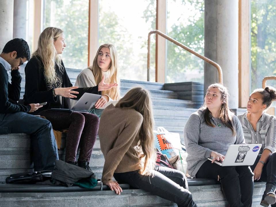 Studerende på Copenhagen Business School får mulighed for at snuse til life science-branchen, når Roche og CBS til efteråret indleder et samarbejde. | Foto: Bjarke MacCarthy/CBS