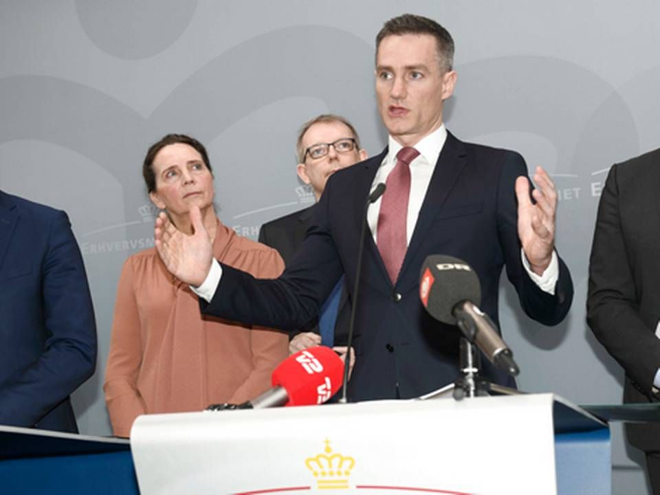 Politikere med erhvervsminister Rasmus Jarlov (K) præsenterer politisk forlig om styrket indsats mod finansiel kriminalitet | Foto: Philip Davali/Ritzau Scanpix