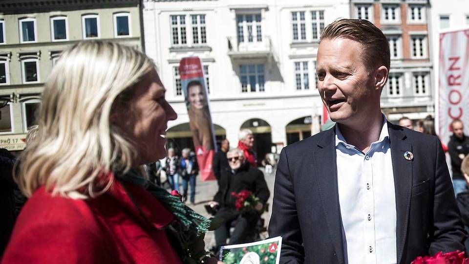 Jeppe Kofod, spidskandidat for Socialdemokratiet til det kommende EU-parlamentsvalg, sammen med med MF Trine Bramsen den 11. maj 2019. | Foto: Tim Kildeborg Jensen/Ritzau Scanpix