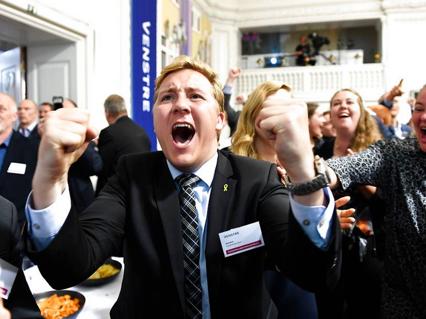 Bergur Løkke Rasmussen knytter næverne ved Venstres valgfest i Landstingssalen på Christiansborg under Europa-Parlamentsvalget 2019, søndag den 26. maj 2019. | Foto: Mads Claus Rasmussen/Scanpix 2019