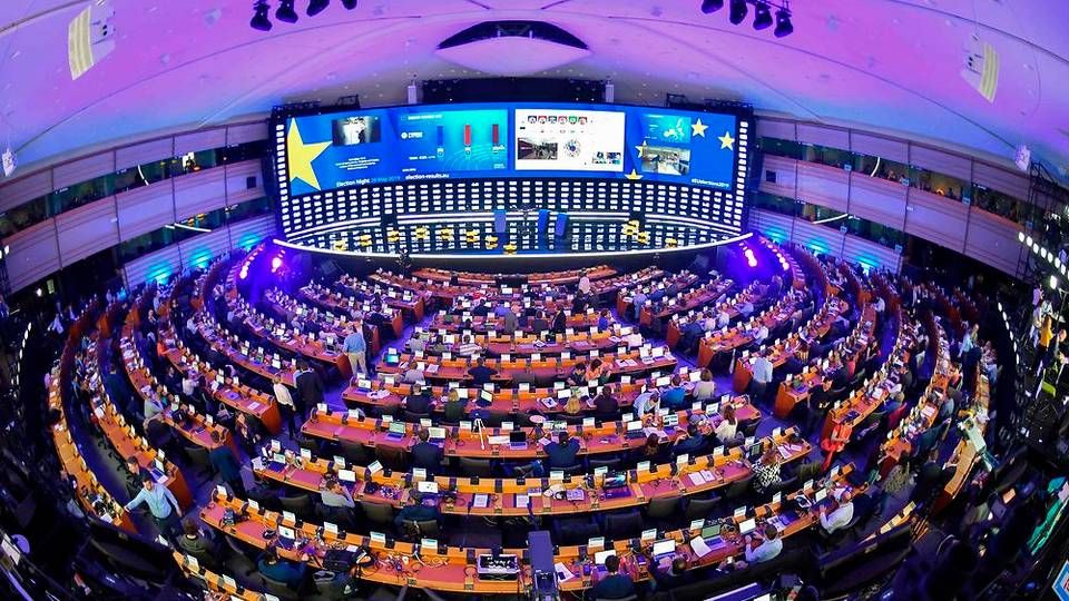 Europaparlamentet var fyldt op med journalister søndag aften, mens resultaterne fra de 28 EU-lande tikkede ind. | Foto: Ritzau Scanpix/AFP/Emmanuel Dunand