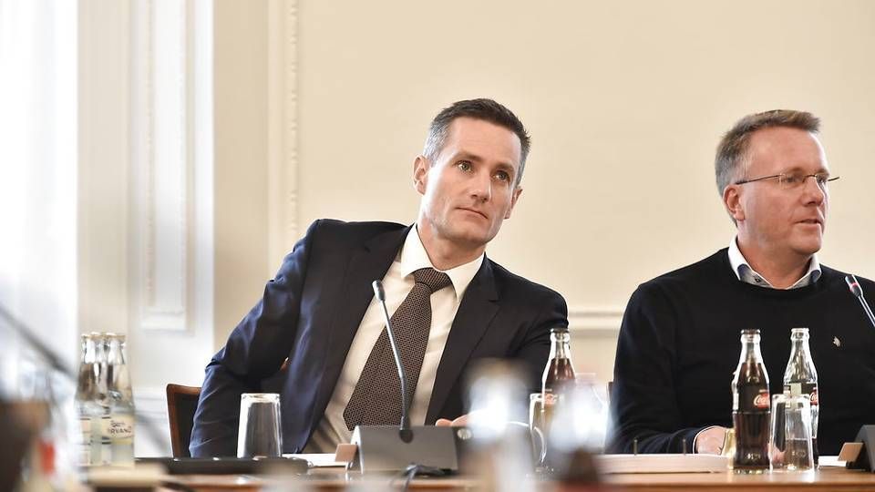 Erhvervsminister Rasmus Jarlov (K) og Morten Bødskov (S) skal i dag i debat hos KMD i Ballerup. | Foto: Ritzau Scanpix/Mads Claus Rasmussen