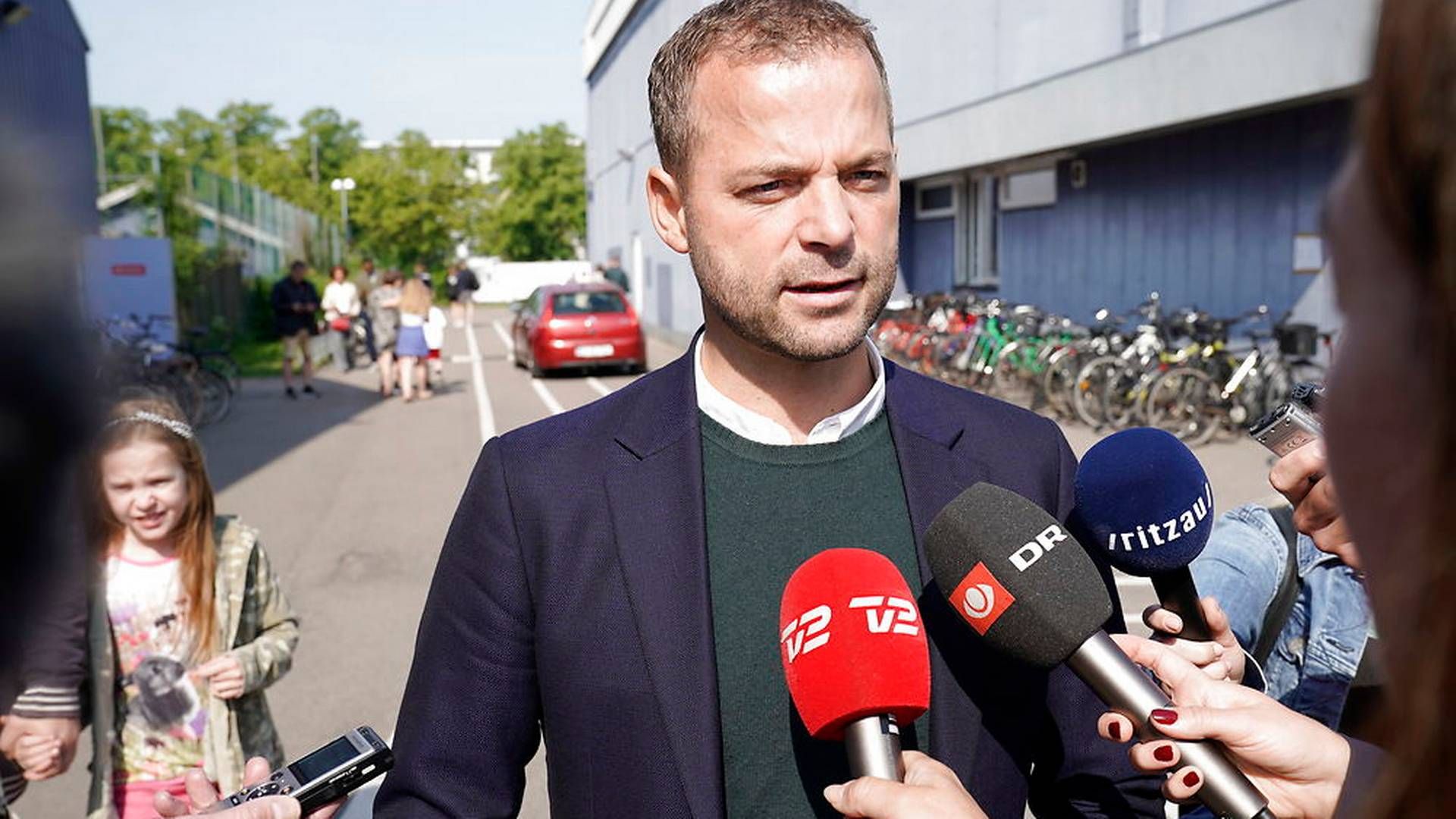 Morten Østergaard (R) uden for et valgsted. Foto: Martin Sylvest / Ritzau Scanpix | Foto: Martin Sylvest / Ritzau Scanpix