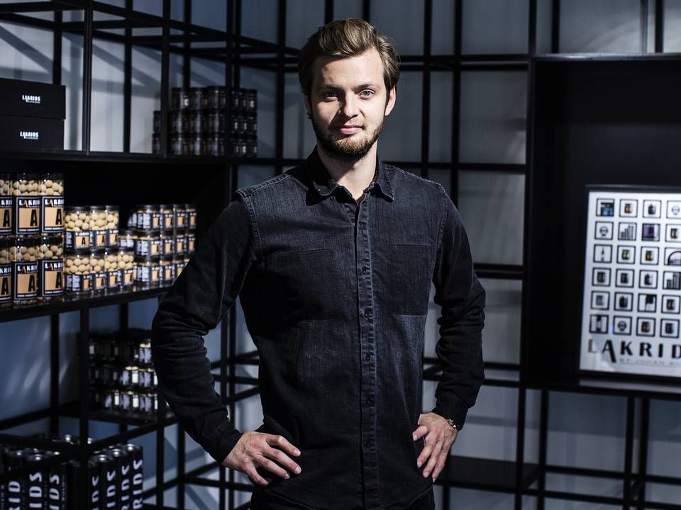 Johan Bülow kaster penge efter startupacceleratoren Rockstart Agrifood, der vil hjælpe 50 danske fødevare- og landbrugsvirksomheder i gang. | Foto: Niels Hougaard/IND