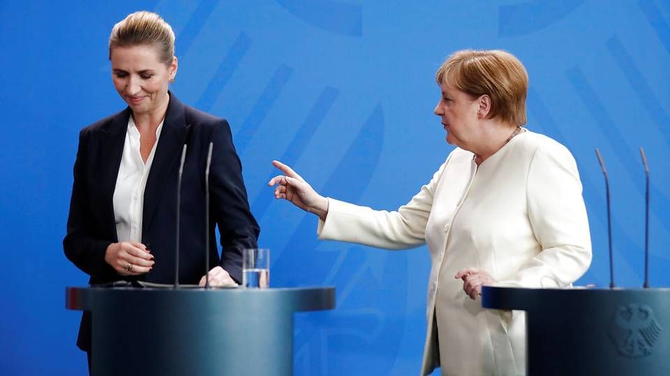 Statsminister Mette Frederiksen (S) mødtes torsdag med den tyske kansler Angela Merkel i Berlin. | Foto: Hannibal Hanschke / Reuters / Ritzau Scanpix