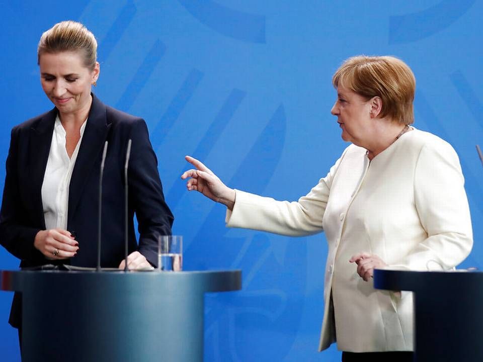 Statsminister Mette Frederiksen (S) mødtes torsdag med den tyske kansler Angela Merkel i Berlin. | Foto: Hannibal Hanschke / Reuters / Ritzau Scanpix