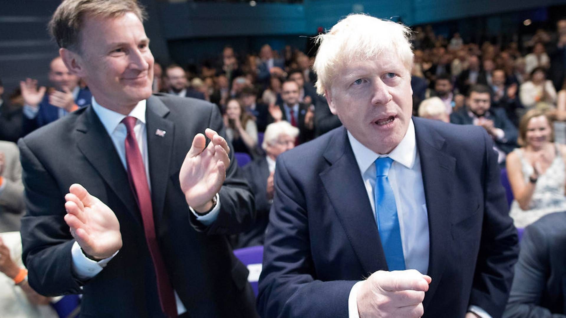 Boris Johnson (th) slog Jeremy Hunt (tv) i den afgørende afstemning om at blive den næste partileder for det konservative parti. | Foto: Pool / Reuters / Ritzau Scanpix