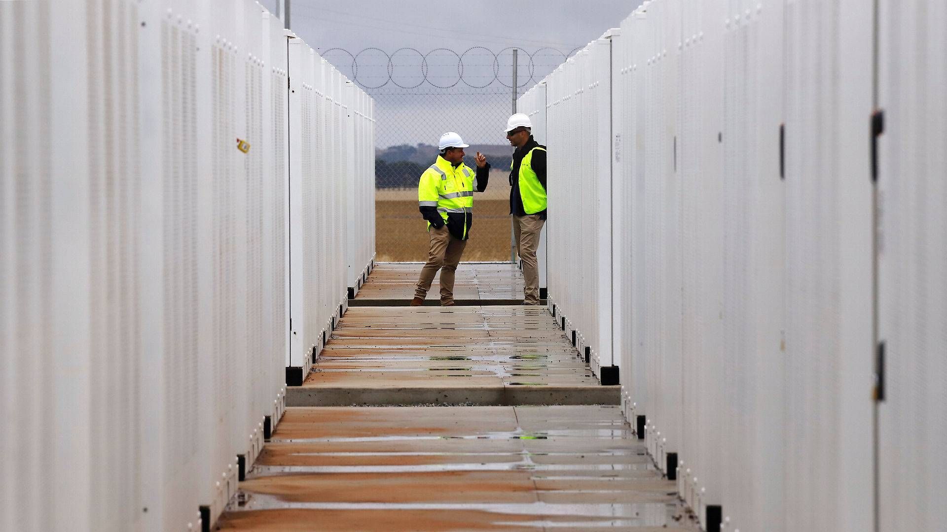 Tesla står for nogle de største løsninger inden for lithium-ion batterier - som f.eks. her i Jamenstown, Australien. Fremover vil der blive etableret mange flere af den slags løsninger, lyder det i ny rapport. | Foto: David Gray / Reuters / Ritzau Scanpix