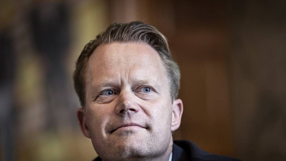 Udenrigsminister Jeppe Kofod fortsætter samarbejdet med rådgiver Ole Rydahl Svensson. | Foto: LISELOTTE SABROE//