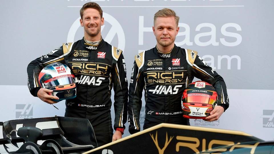 Den danske Formel 1-kører Kevin Magnussen (th) – her sammen med teamkollega Romain Grosjean – er blandt trækplastrene i Ekstra Bladets digitale abonnementsunivers. | Foto: Lluis Gene/AFP/Ritzau Scanpix