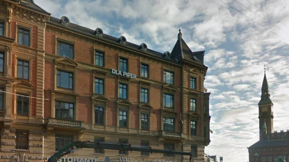 DLA Piper, der blandt andet holder til på Rådhuspladsen i København, har været med på sidelinjen i tekstil-opkøb. | Foto: Google Maps