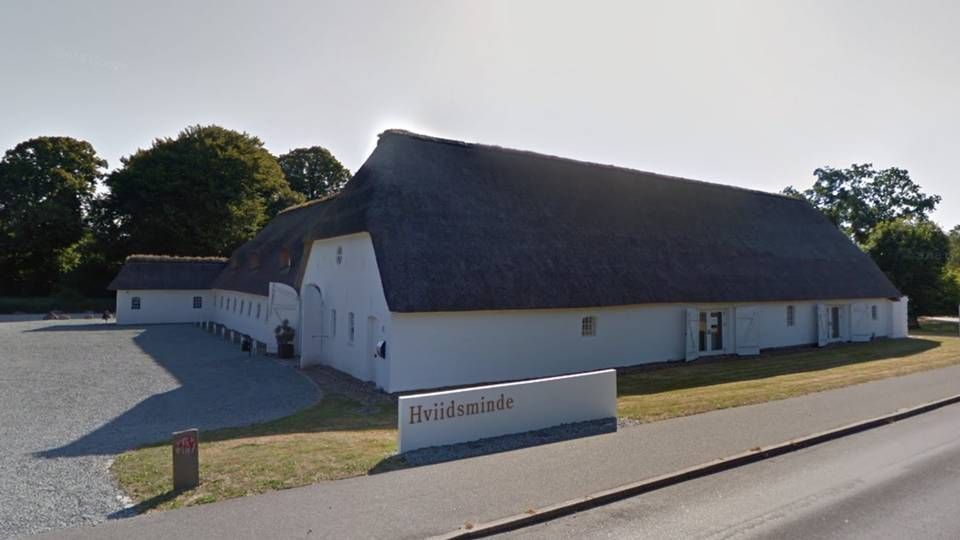 Hviidsminde er en velkendt ældre landejendom i Kolding, som i dag huser flere virksomheder, heriblandt advokatfirmaet Kaiser Domino, som rykkede ind 1. juni 2019. | Foto: Google Maps