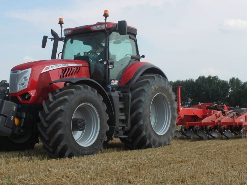 Helms TMT-Centret forhandler blandt andet traktorer af mærket McCormick. | Foto: Helms TMT-Centeret