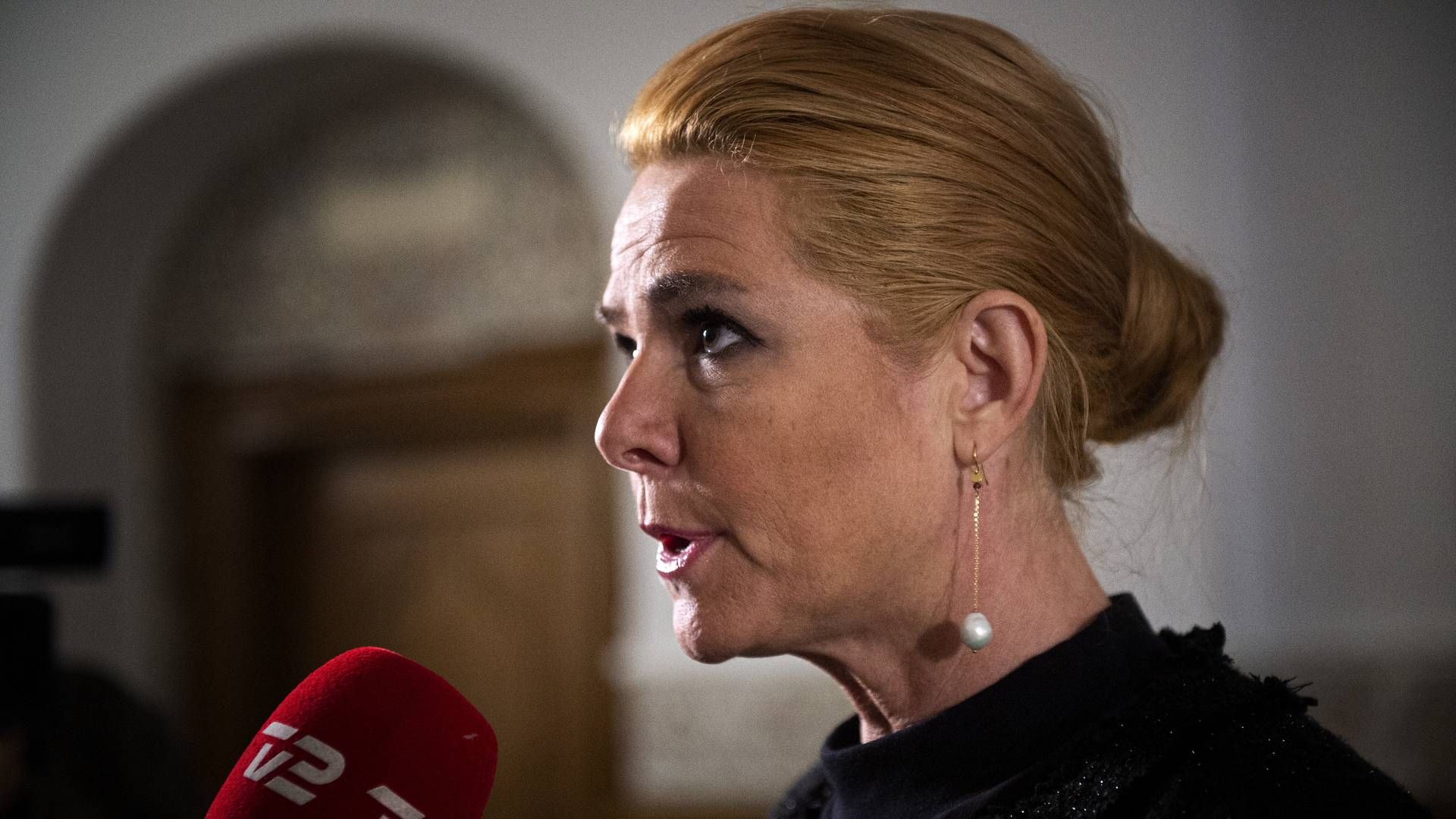 Inger Støjberg udtaler sig om teledatasagen i Vandrehhalen på Christiansborg fredag den 4. oktober 2019. | Foto: Ida Guldbaek Arentsen//