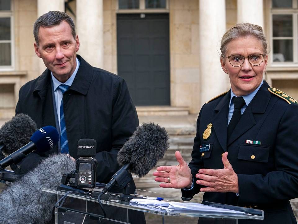 Justitsminister Nick Hækkerup (S) og politidirektør Anne Tønnes fra Københavns Politi præsenterede torsdag en række initiativer, der skal styrke trygheden og sikkerheden i det offentlige rum, på et pressemøde hos Københavns Politi. | Foto: Martin Sylvest / Ritzau Scanpix