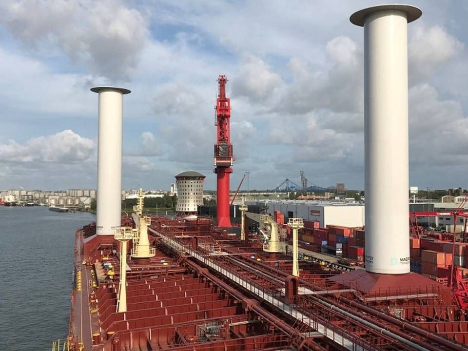 De to mekaniske sejl er mere end 30 meter høje og skaber fremdrift ved at rotere. | Foto: PR/ Maersk Tankers