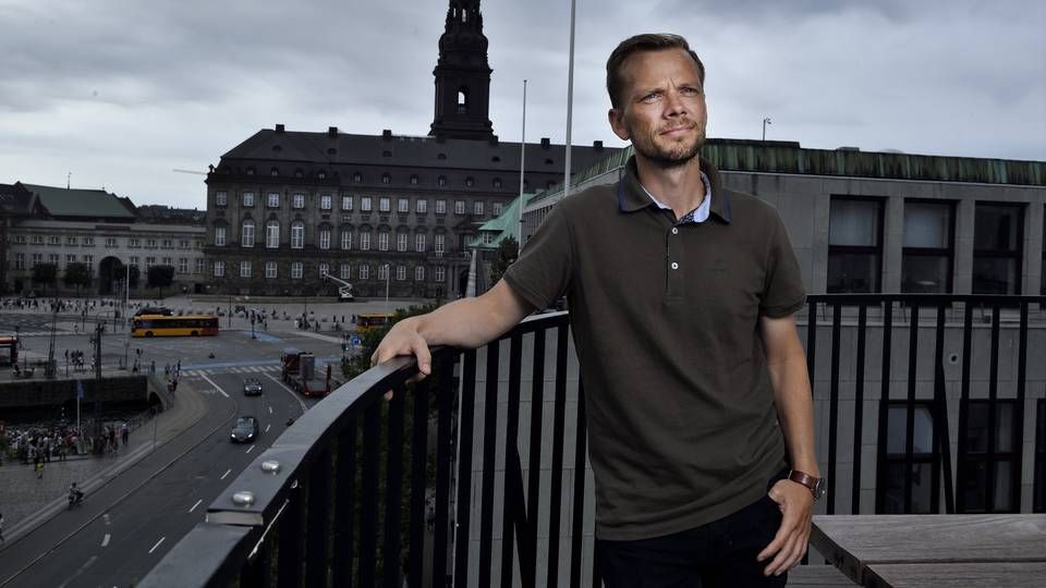 "Hvis det, der skal til for at komme højt på den rangliste, dybest set indebærer et ræs mod bunden på løn og arbejdsvilkår, så er det ikke en rangliste, vi har lyst til at ligge højt på," siger beskæftigelsesminister Peter Hummelgaard (S) til Børsen. | Foto: Tariq Mikkel Khan