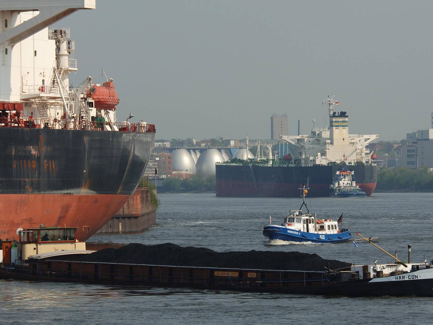 File photo of the Port of Hamburg. None of the ships in the photo are related to the scrubber fine reported. | Photo: PR/Port of Hamburg/Michael Lidner