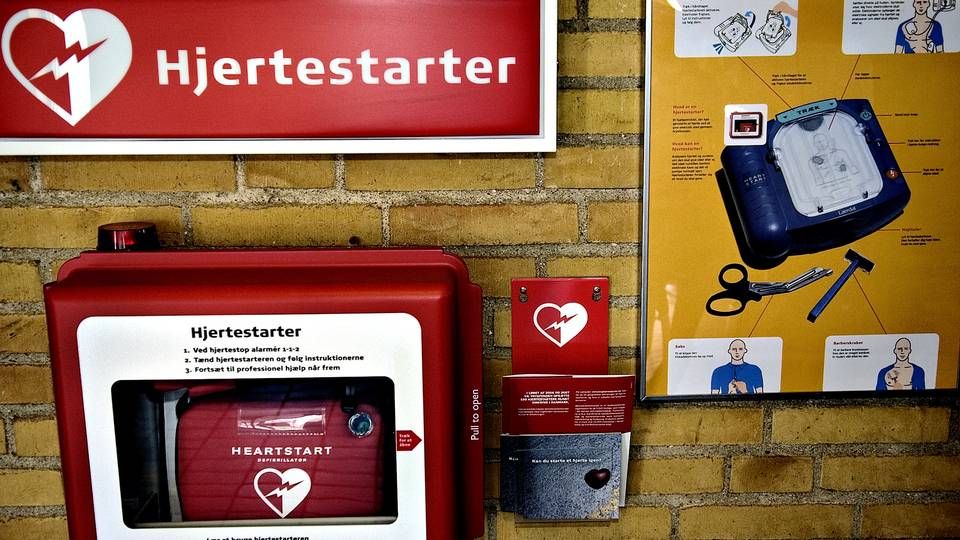 Der findes over 30.000 offentligt tilgængelige hjertestartere i Danmark. Nu har Lægemiddelstyrelsen beordret 336 kaldt tilbage. | Foto: Morten Flarup/Ritzau Scanpix