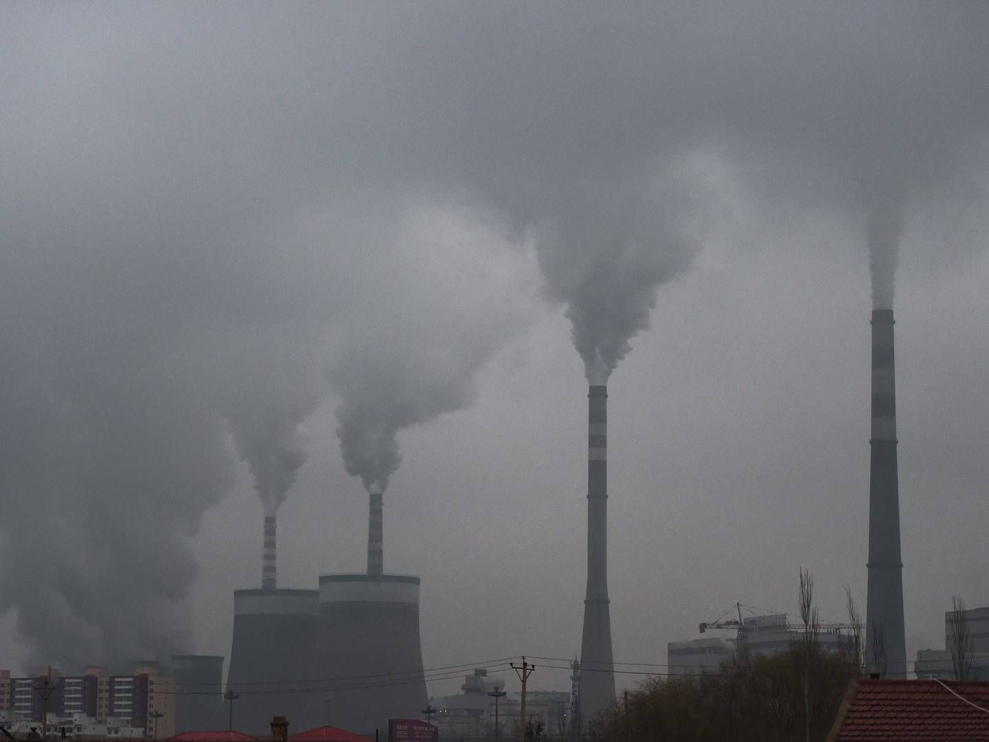 Jordens samlede CO2-udslip skal falde over syv procent hvert eneste år frem til 2030, hvis vi skal stabilisere klodens opvarmning ved 1,5 grader som aftalt i Paris i 2015, lyder det i FN Rapport. | Foto: Greg Baker/AFP / AFP