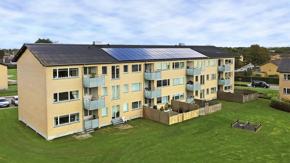 Sønderborg Andelsboligforening har fået installeret et solcelleanlæg på taget af 19 blokke. Det bliver betalt tilbage med de penge, de sparer på energien over en periode på 12 år. | Foto: PR / Sustain Solutions
