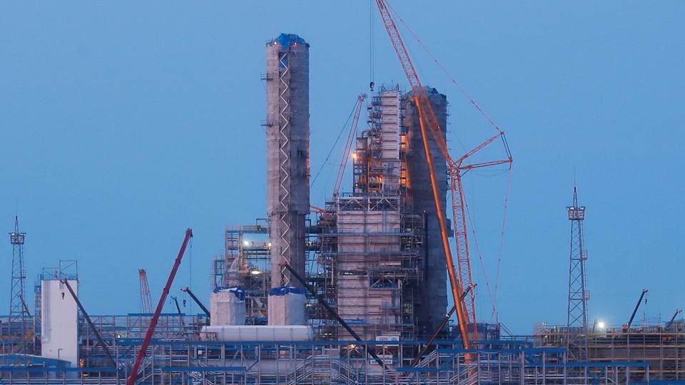 En del af det gigantiske gasanlæg i Amur-regionen i Rusland, hvor Gazprom mandag har åbnet for en første naturgasledning til Kina. Den 3000 kilometer lange gasrørledning går fra fjerntliggende regioner i det østlige Sibirien til byen Blagoveshtjensk på grænsen til Kina. | Foto: Maxim Shemetov/REUTERS / X90156