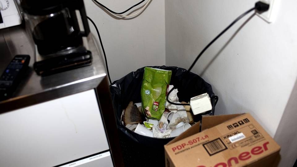 Skraldespande på arbejdspladser bliver fyldt med alt fra papir til plast. | Foto: PER FOLKVER/Ritzau Scanpix