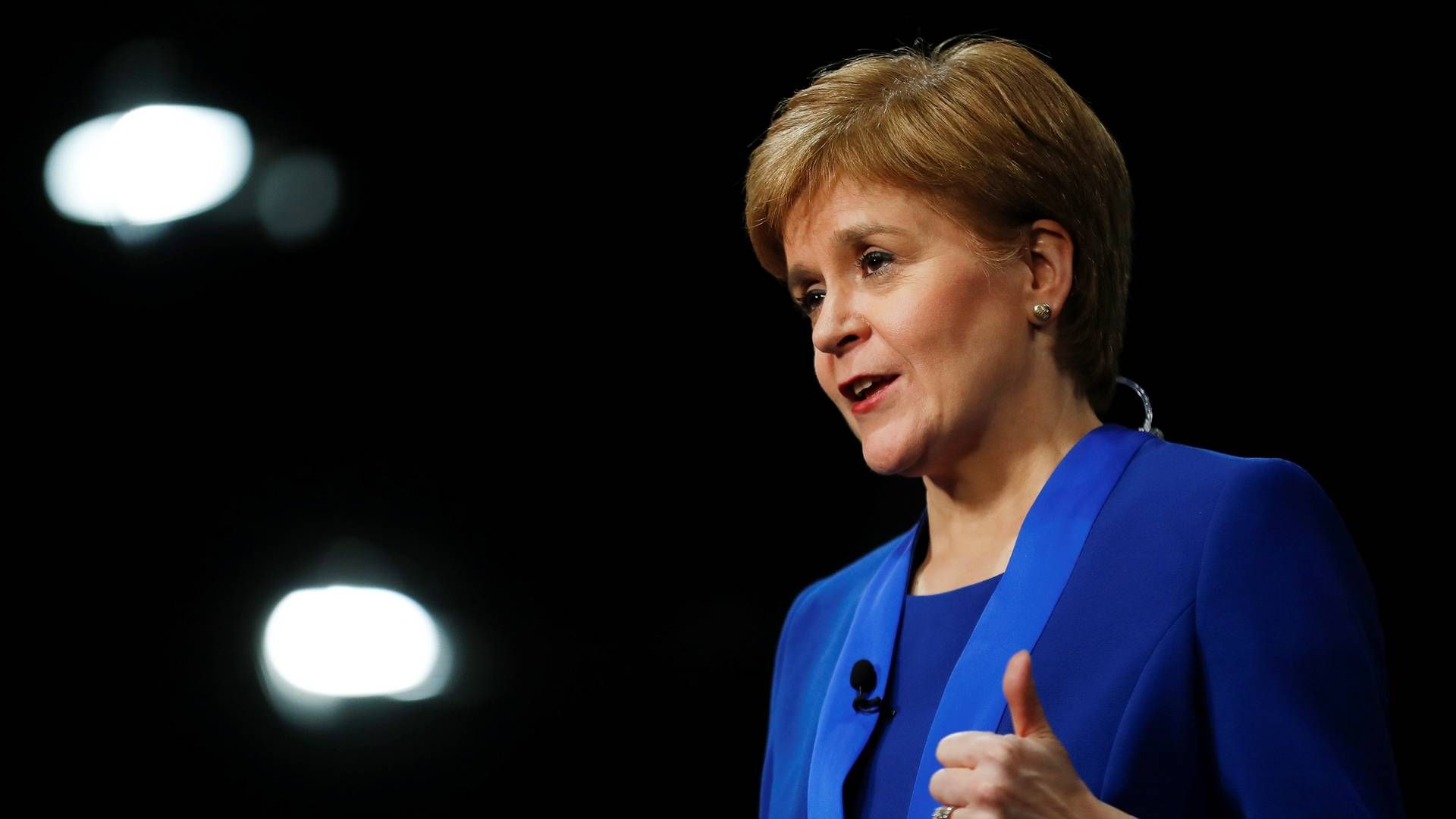 Nicola Sturgeon og Det Skotske Nationalparti sikrede sig torsdag i sidste uge 47 ud af de 59 skotske pladser i parlamentet. | Foto: RUSSELL CHEYNE/REUTERS / X02429