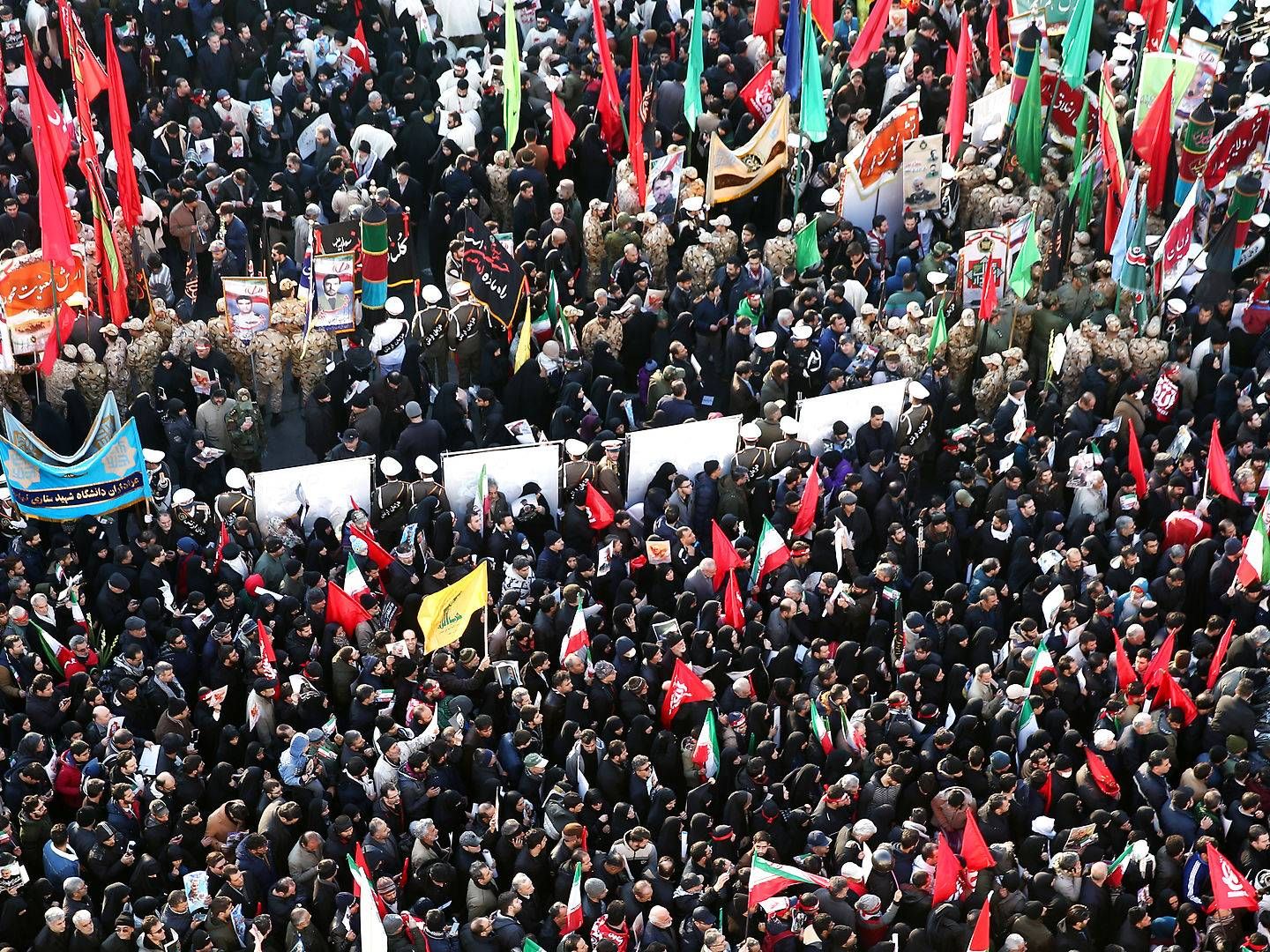 Mange iranere samledes mandag for at mindes den nu døde generalmajor Qassem Soleimani. | Foto: Wana News Agency/Reuters/Ritzau Scanpix