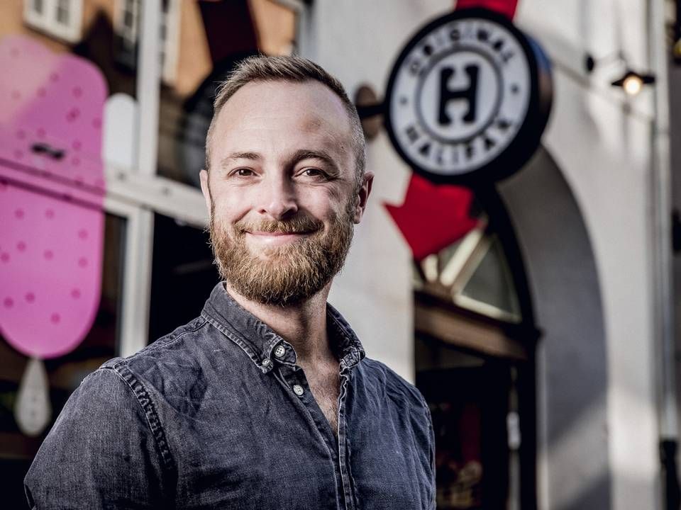 Ulrich Bøving Dehler, medstifter og direktør i Halifax, er klar til at sende tre veganske burgerbøffer ud i detailhandlen. | Foto: PR/Halifax