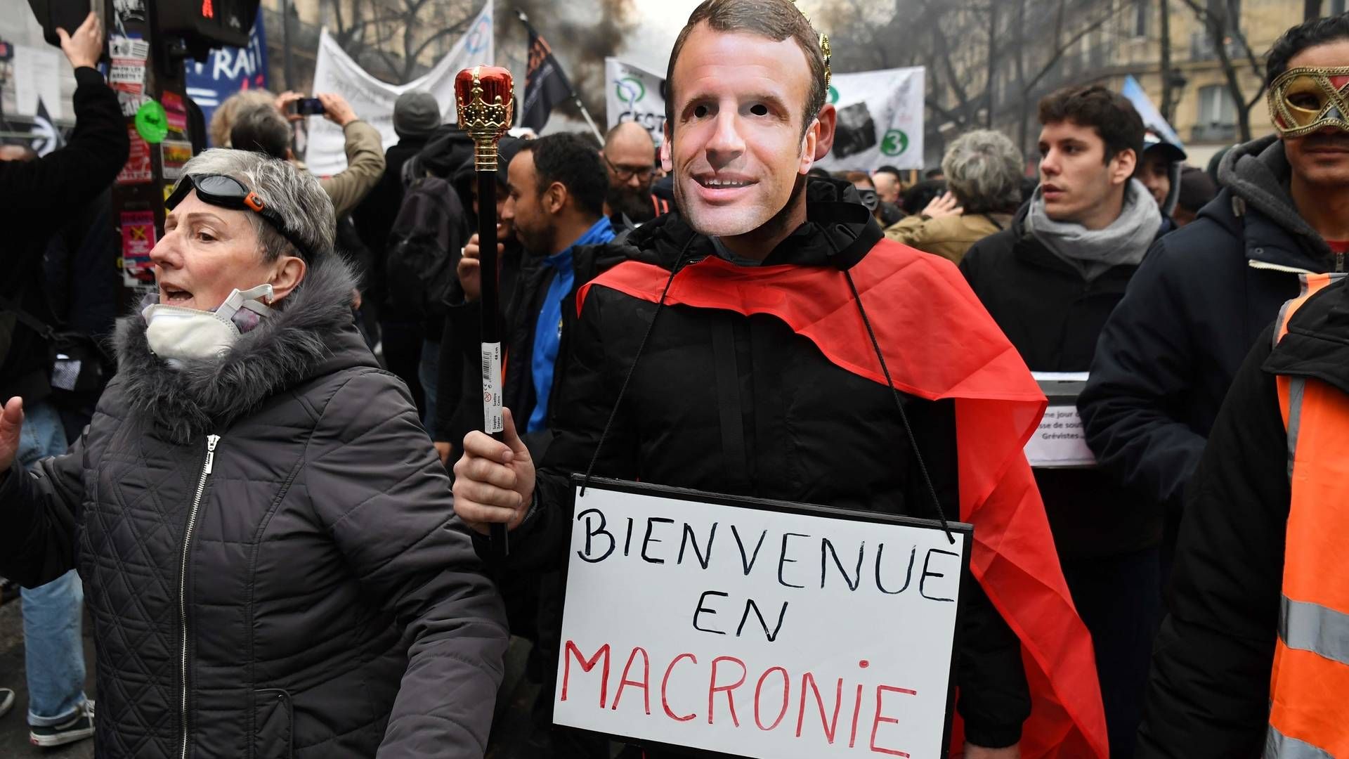 Demonstrationer i Frankrigs gader mod Macrons pensionsplaner. Nu har advokater nedlagt arbejdet. | Foto: Alain Jocard/AFP / AFP