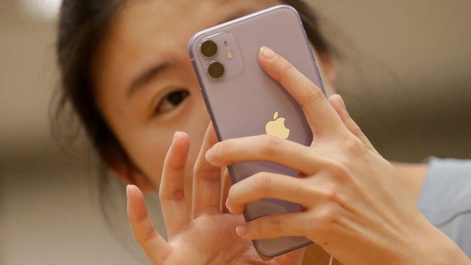 Kina er Apples vigtigste marked efter USA. Og det er firmaet langt fra ene om. Men de amerikanske firmaer står til at miste formuer, hvis de to landes tech-skilsmisse bliver til virkelighed. | Foto: Jason Lee/Reuters/Ritzau Scanpix