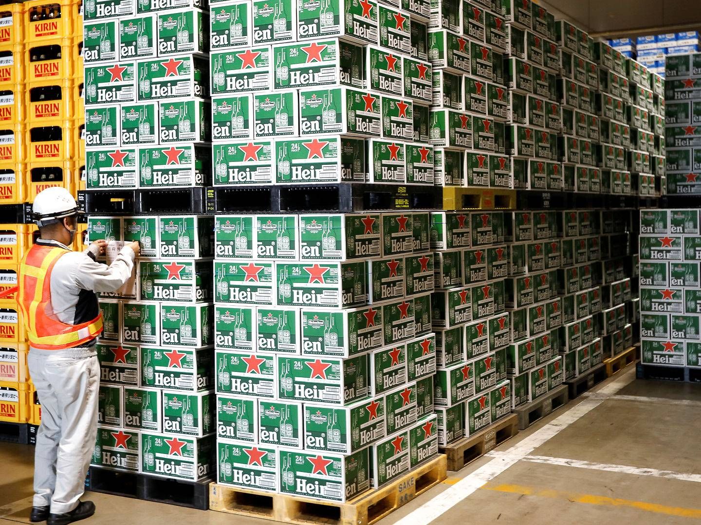 40 pct. af Heinkens ølsalg i Asien stammer fra Vietnam, og dermed rammer de nye regler for spritkørsel hårdt. | Foto: Issei Kato/Reuters/Ritzau Scanpix