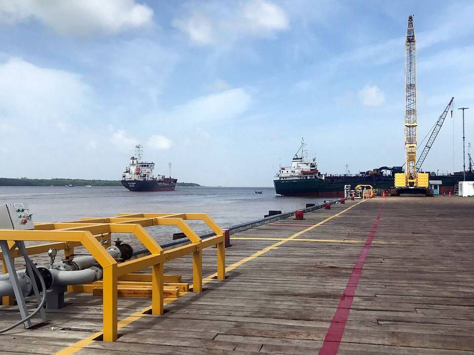 Exxon Mobil får højst sandsynligt brug for flere fartøjer, som kan håndtere udstyr til selskabets offshore-platforme omkring Guyana. Billedet er fra Exxons base i hovedstaden Georgetown, hvor også danske Blue Water åbner kontor. | Foto: Luc Cohen/Reuters/Ritzau Scanpix
