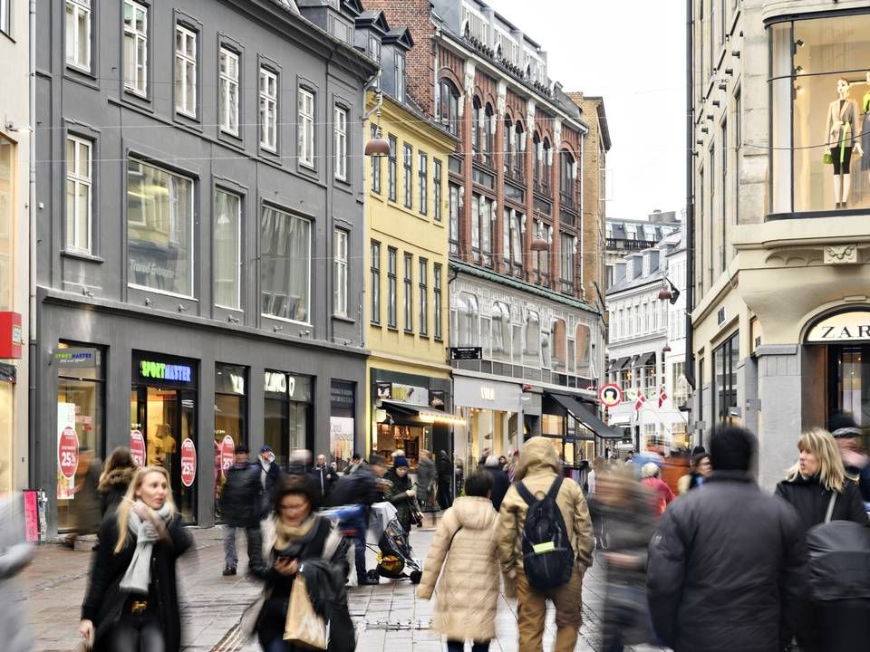 Udbruddet af coronavirus holder folk hjemme og væk fra butikkerne. Det bekræfter en tælling af gågængere på Strøget i København, som erhvervsmægleren Cushman & Wakefield Red har foretaget før påske. | Foto: Philip Davali
