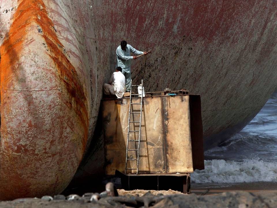 Billedet viser ophugningen af et skib i Gadani i Pakistan. Det er taget i 2018. | Foto: Akhtar Soomro/Reuters/Ritzau Scanpix