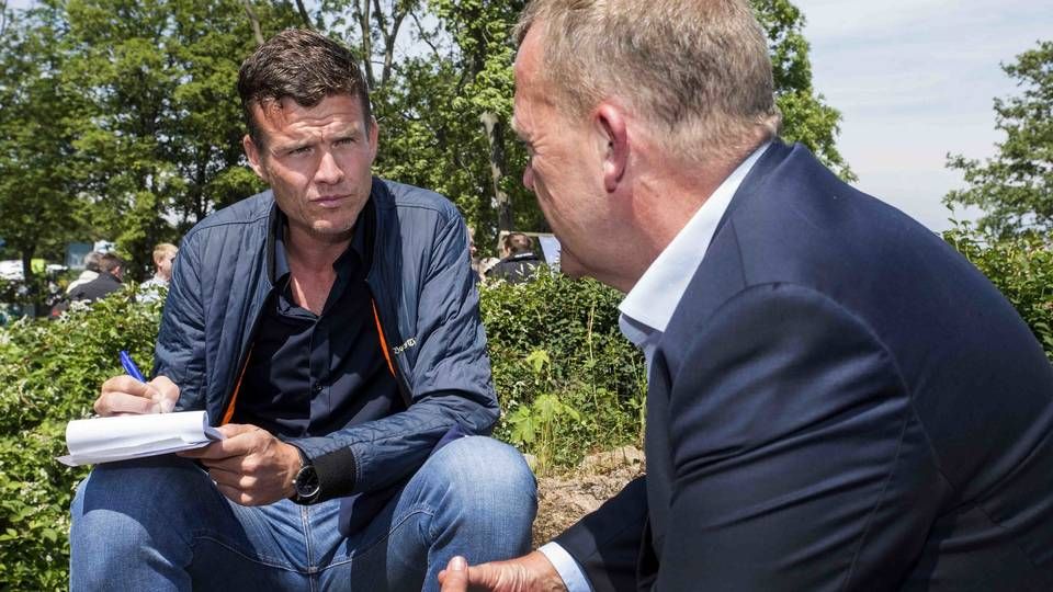 Søren Christensen (t.v) interviewer her forhenværende statsminister Lars Løkke Rasmussen under Folkemødet 2016. | Foto: Berit Hvassum