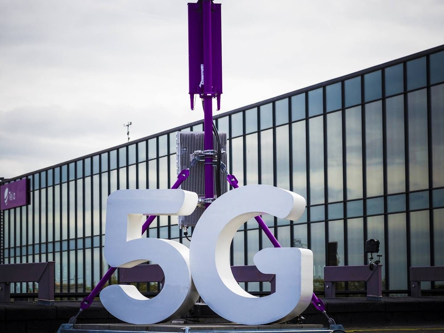 Teleselskaber som Telia er i gang med 5G-udrulningen, men Danmark halter efter udlandet, når det kommer til brugen af den nye teknologi, og det vil nyt forslag ændre på. | Foto: PR