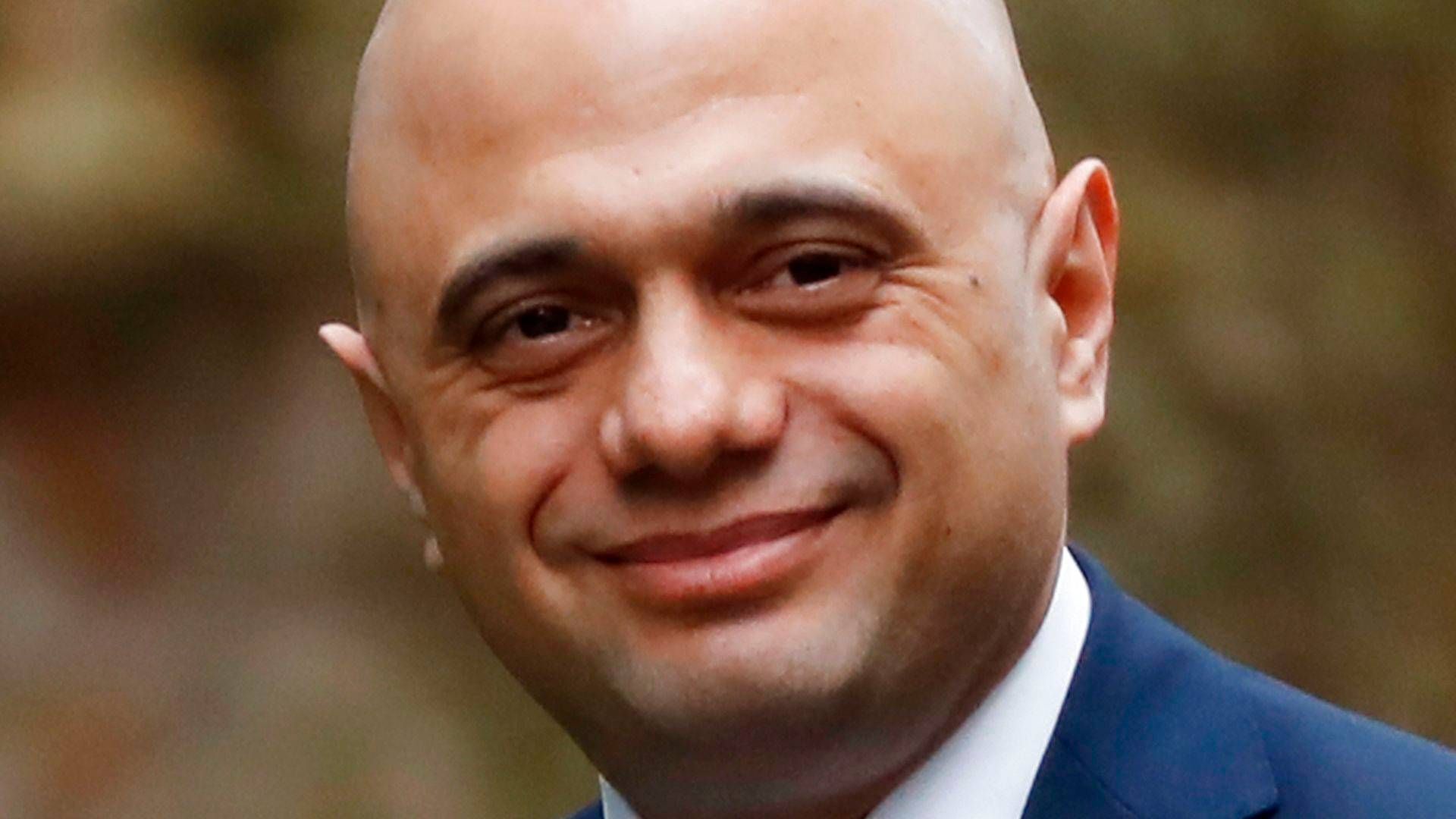 Ifølge flere britiske medier er finansminister Sajid Javid på vej ud af regeringen. | Foto: Tolga Akmen/AFP/Ritzau Scanpix