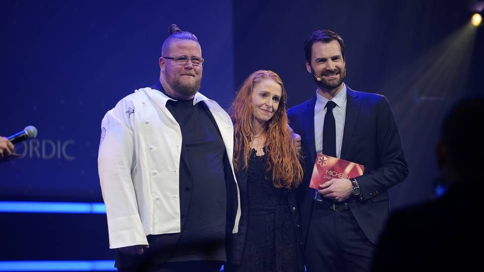 Eric Vildgaard og Tina Kragh Vildgaard fra restaurant Jordnær modtog mandag aften deres to Michelin-stjerner. | Foto: Ole Martin Wold