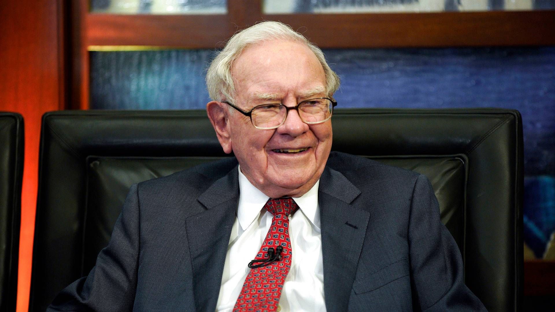 Warren Buffett er kendt for sine langsigtede aktieinvesteringer. | Foto: Nati Harnik / AP / Ritzau Scanpix