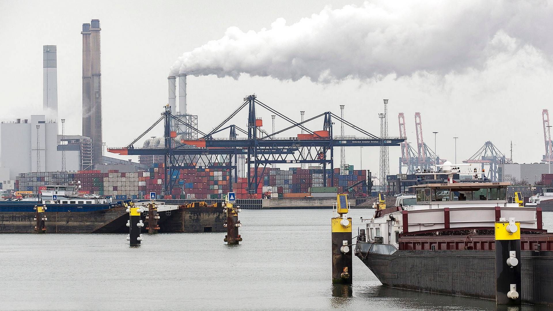 One of Europe's largest ports, Rotterdam, saw a decline in its bunker sales last year. | Photo: Michael Kooren/Reuters/Ritzau Scanpix